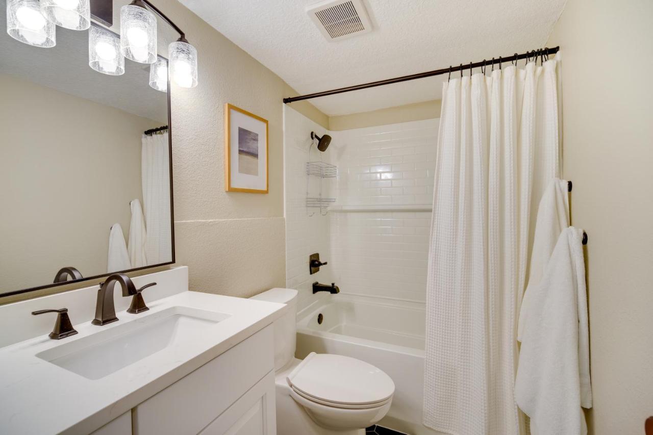 Oceanfront Satellite Beach Condo With Balcony, Views 외부 사진